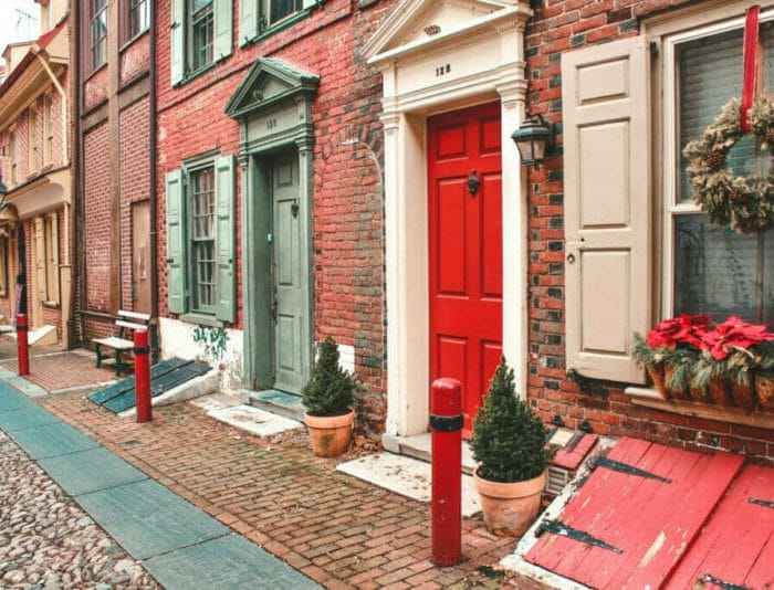 Elfreth’s Alley: The Prettiest Street in Philadelphia